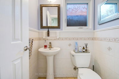 2840 Tradewind Dr, Mississauga - Meadowvale image-0-4