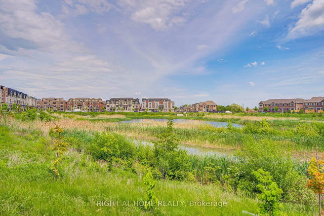 8 - 1220 Dartmouth Crescent