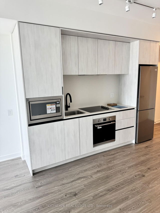 416 - 2495 Eglinton Avenue
