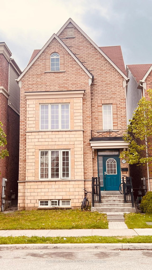 22 Troyer Avenue