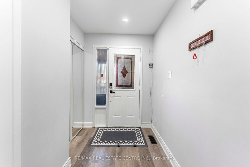 44 Abelard Ave, Brampton, L6Y 2K8 | Image 3