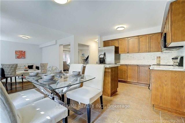 120 Crown Victoria Dr, Brampton, L7A 3X9 | Image 2