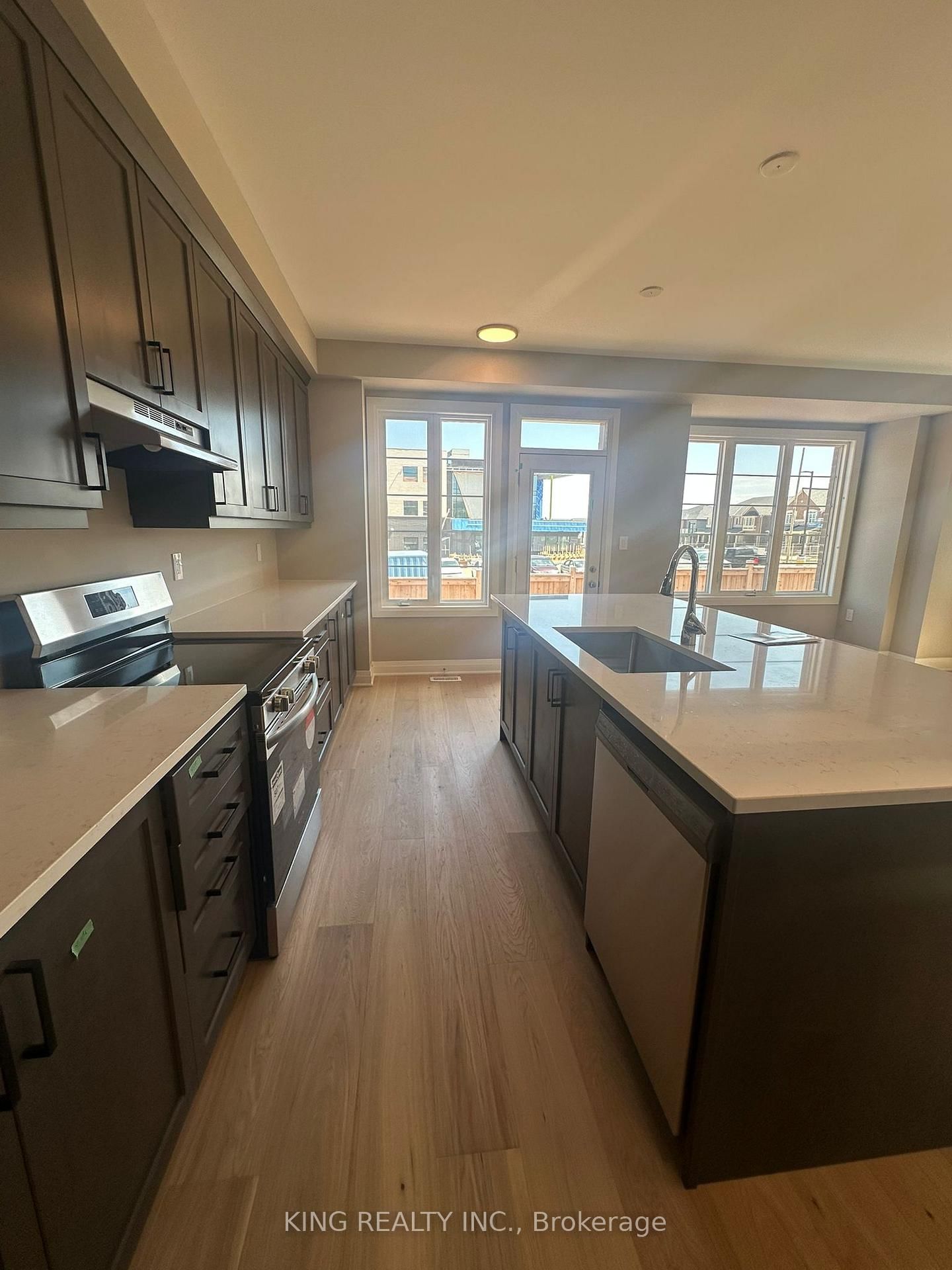 Townhouse for lease at 3103 John McKay Boulevard, Oakville, Joshua Meadows, L6H 7G1 - MLS: W12186843