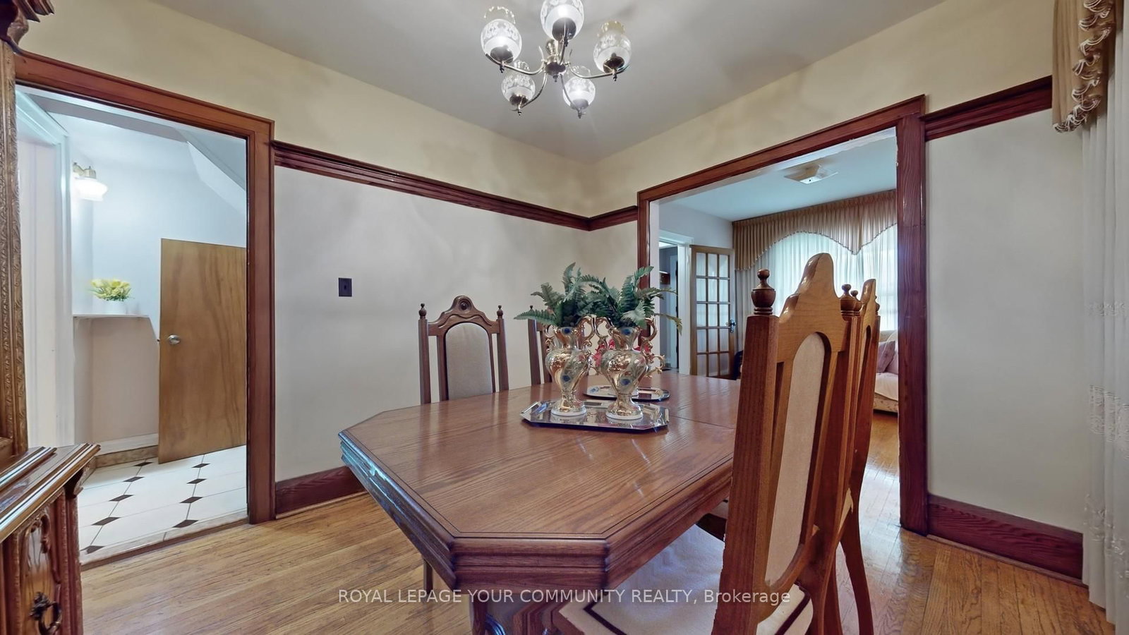 Listing Image 11
