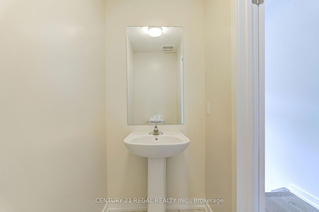 1186 Dartmouth Crescent