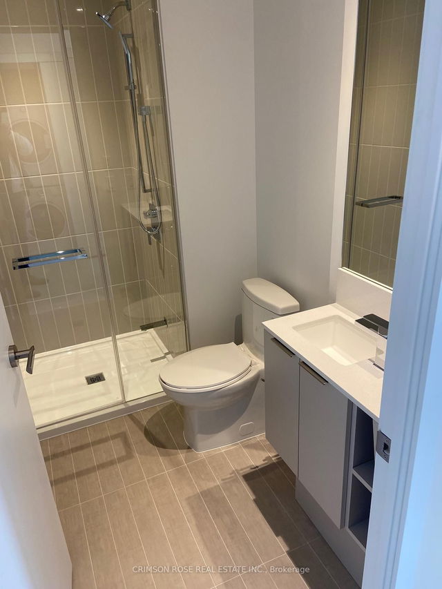 910 - 3900 Confederation Parkway