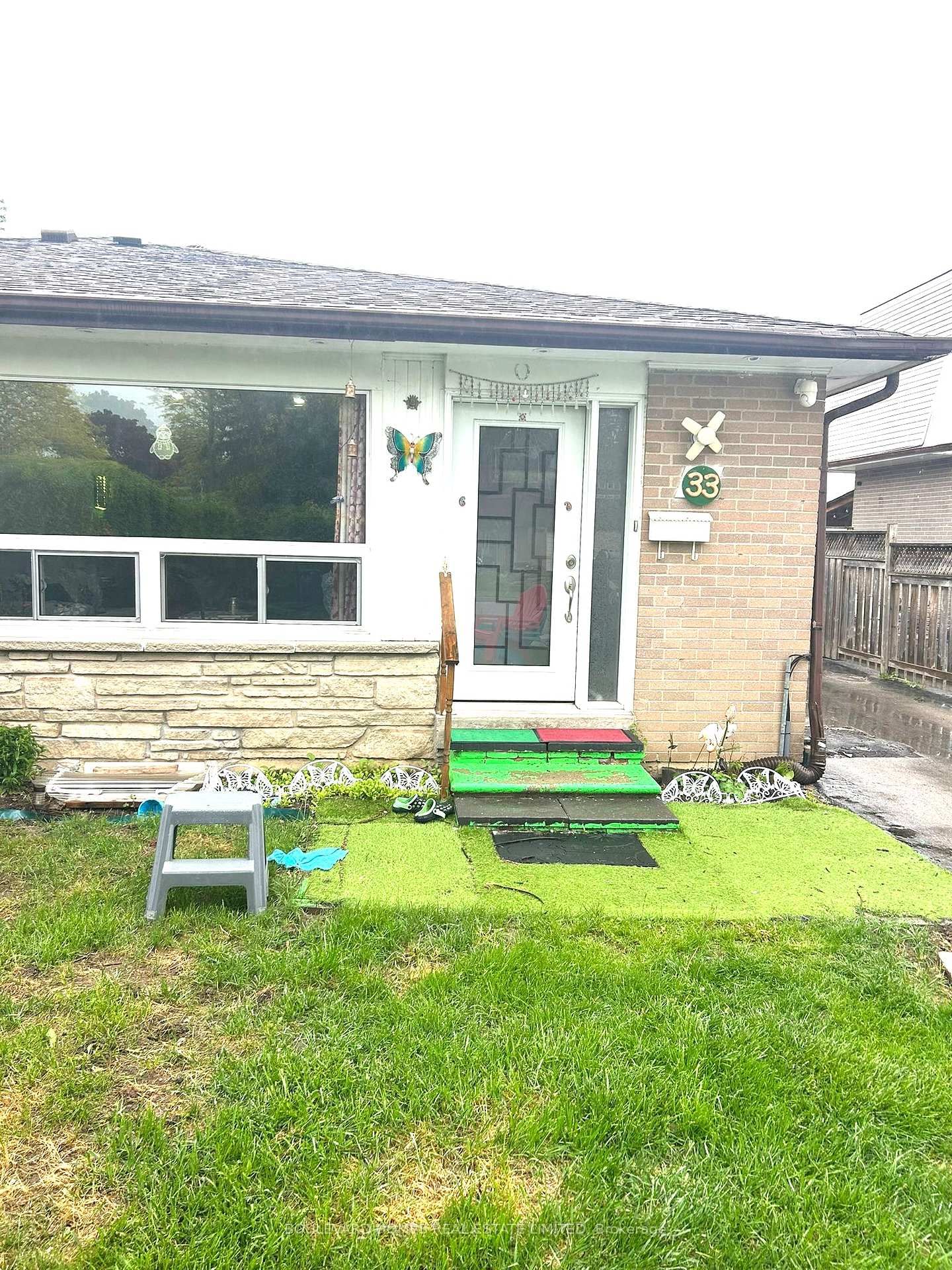 Semi-Detached House for lease at 33 Archdekin Drive, Brampton, Queen Street Corridor, L6V 1Y1 - MLS: W12187368