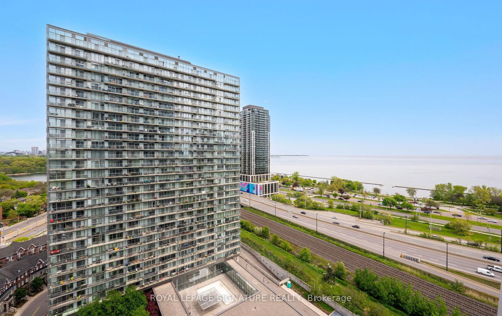Condo for sale at 1813-105 The Queensway, Toronto, High Park-Swansea, M6S 5B5 - MLS: W12187542