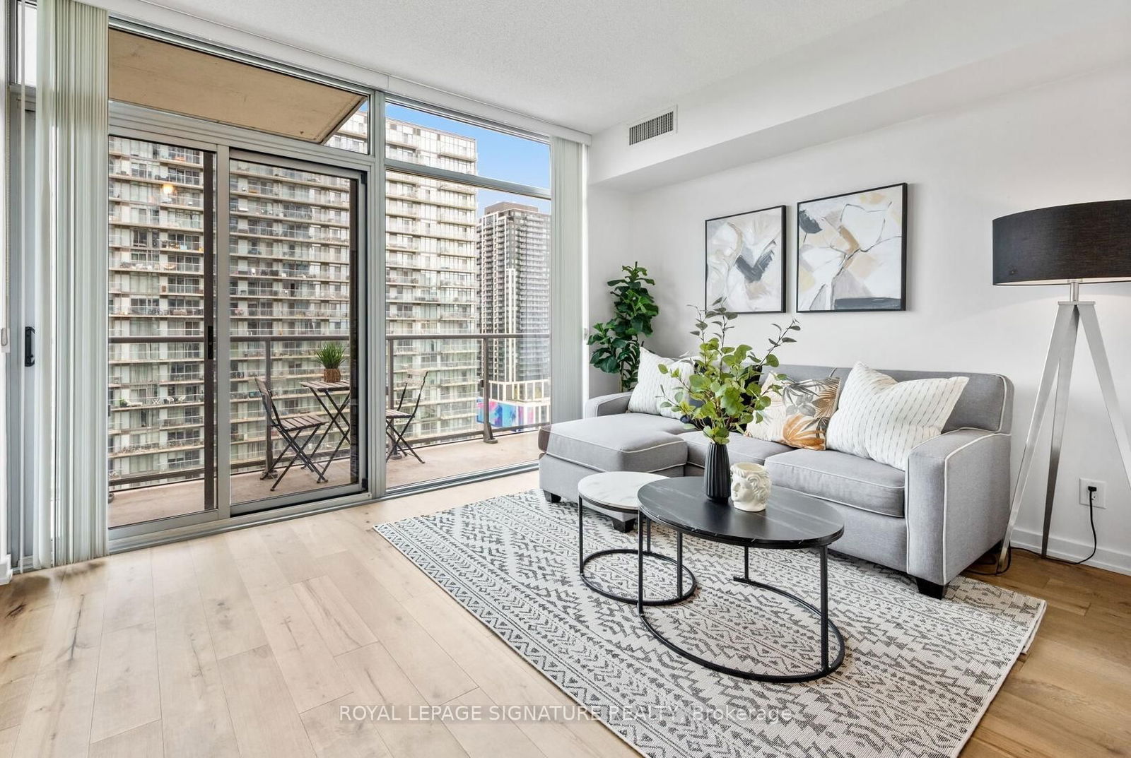 Condo for sale at 1813-105 The Queensway, Toronto, High Park-Swansea, M6S 5B5 - MLS: W12187542