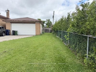 1 Deverell Cres, Toronto - Downsview-Roding-CFB image-0-2
