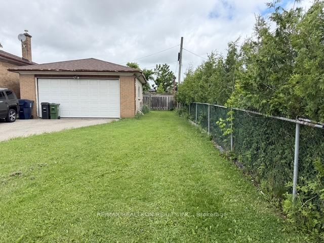 Detached House for sale at 1 Deverell Crescent, Toronto, Downsview-Roding-CFB, M3K 1C7 - MLS: W12187558