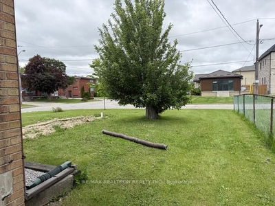 1 Deverell Cres, Toronto - Downsview-Roding-CFB image-0-4