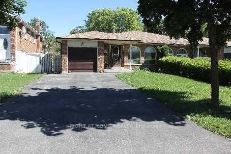 Semi-Detached House for lease at 31 Manitou Crescent, Brampton, Central Park, L6S 2Z6 - MLS: W12187574