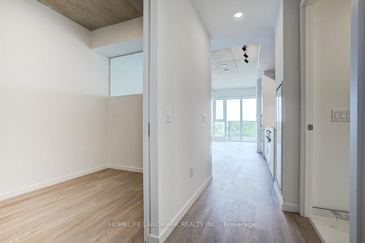 689 The Queensway, Unit 717 - Photo 4