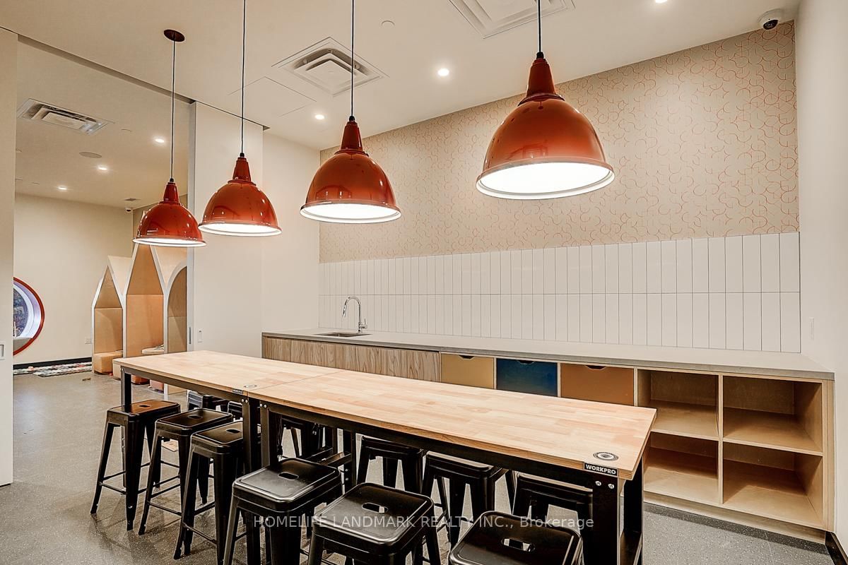 689 The Queensway, Unit 717 - Photo 46