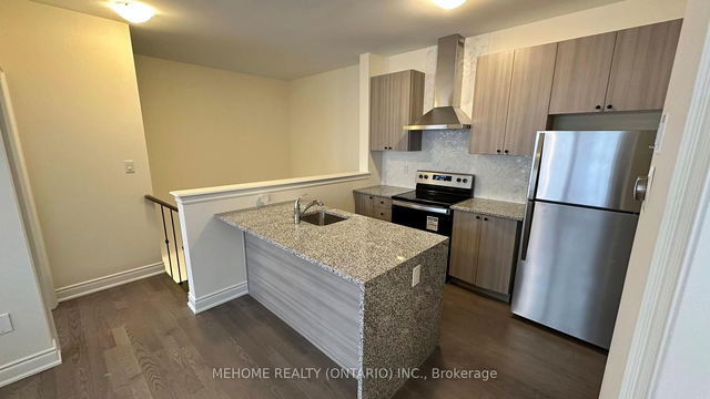 Coach House - 3346 Millicent Avenue