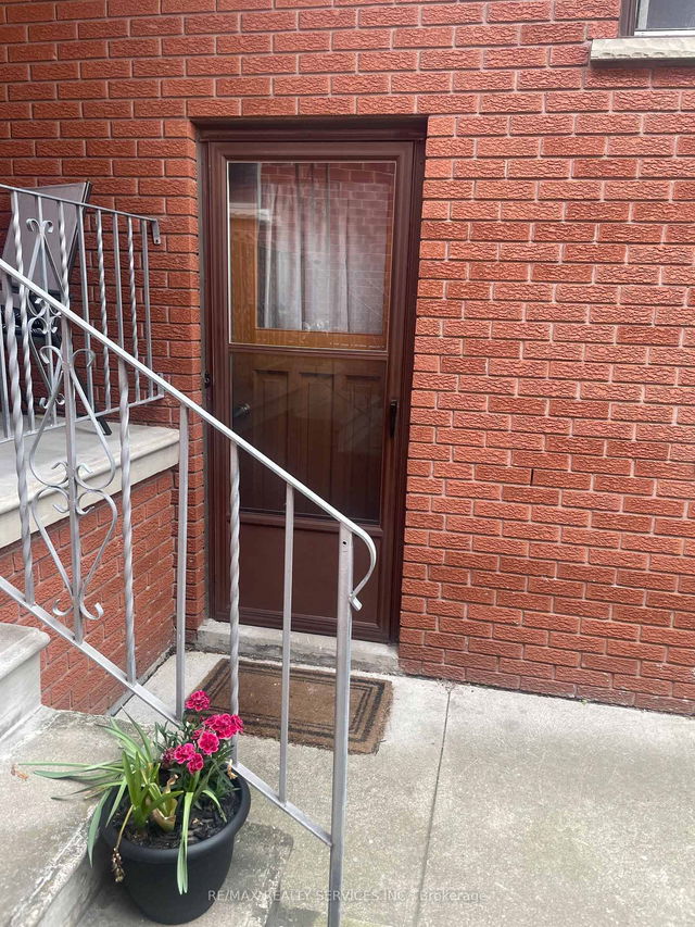 Bsmt - 110 Milton Street