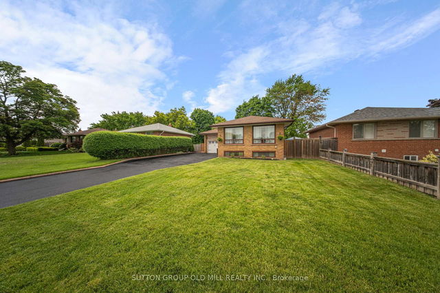 65 Ashwood Crescent