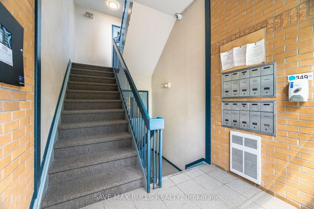 1122 - 95 Trailwood Drive