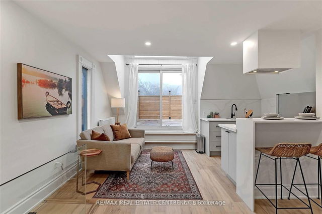 Loft - 76 Springhurst Avenue