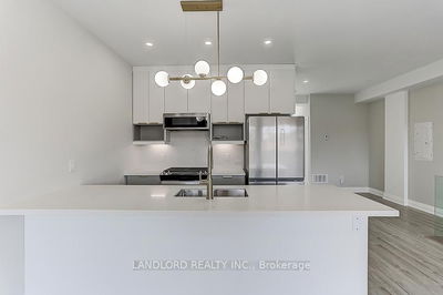 Unit Upper — 44 Fairbank Ave, Toronto - Briar Hill-Belgravia image-0-1
