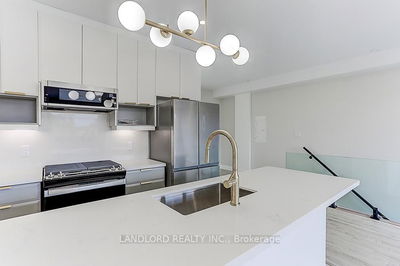 Unit Upper — 44 Fairbank Ave, Toronto - Briar Hill-Belgravia image-0-2