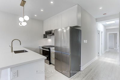 Unit Upper — 44 Fairbank Ave, Toronto - Briar Hill-Belgravia image-0-3