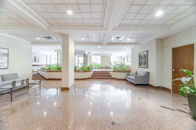 Unit 402 — 1903 Pilgrims Way, Oakville - Glen Abbey image-0-1
