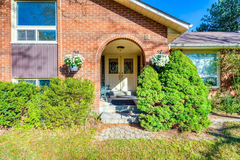 14 Cairnmore Crt, Brampton, L6Z 1T6 | Image 2