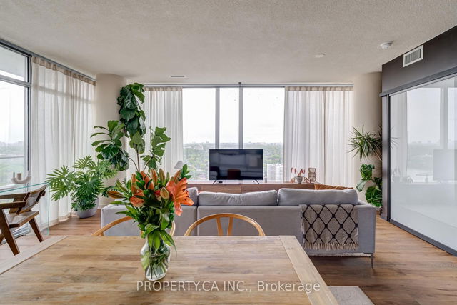 3110 - 105 The Queensway N/A