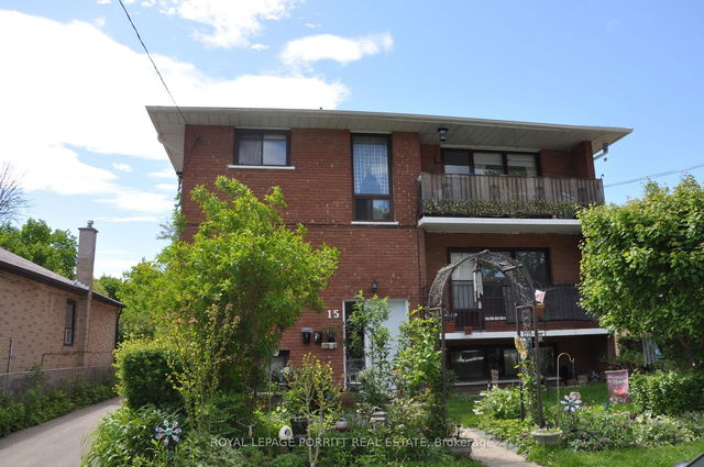 15 Muskoka Avenue