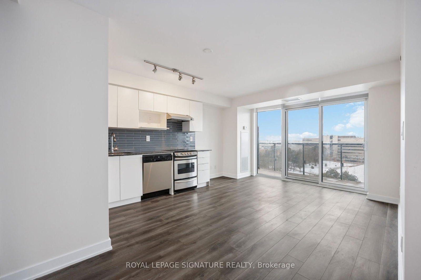Condo for sale at 906-160 Flemington Road, Toronto, Yorkdale-Glen Park, M6A 0A9 - MLS: W12190102