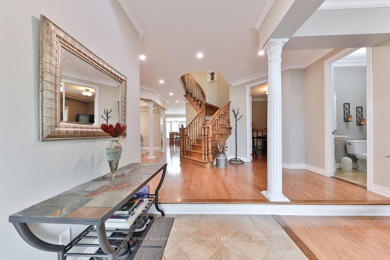 3260 Ribble Cres, Oakville, L6M 0B1 | Image 2