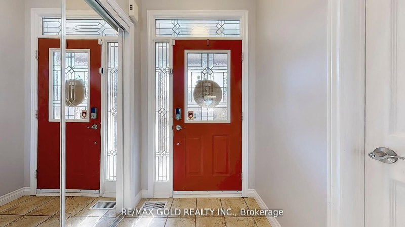 32 Ashdale Rd, Brampton, L6Y 5M7 | Image 2