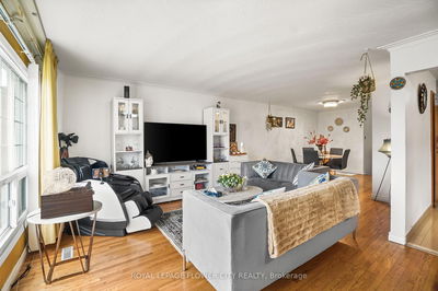 167 SHOREHAM Dr, Toronto - Black Creek image-0-4
