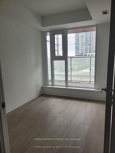 212 - 3900 Confederation Parkway