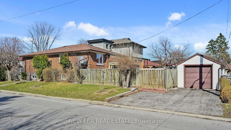 35 Beckett Ave, Toronto, M6L 2B3 | Image 2