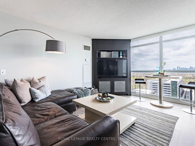 1607 - 235 Sherway Gardens Road