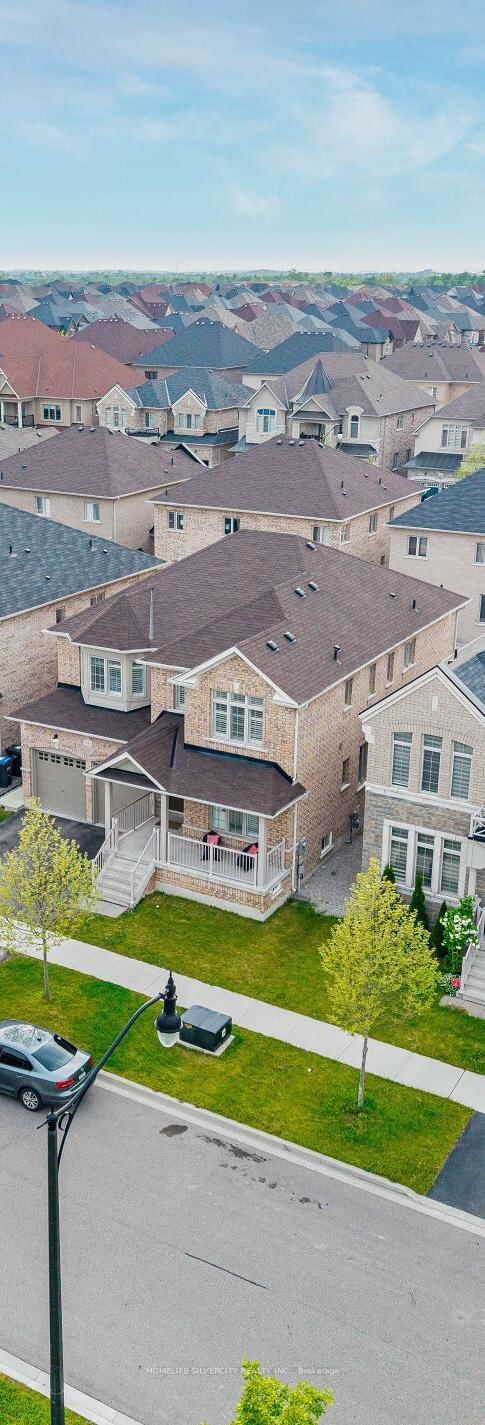 16 Cloncurry St, Brampton, L6P 4G3 | Image 3