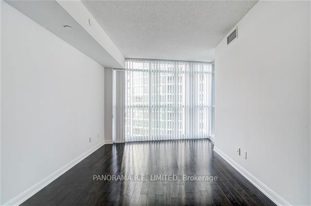 1005 - 215 Sherway Gardens Road