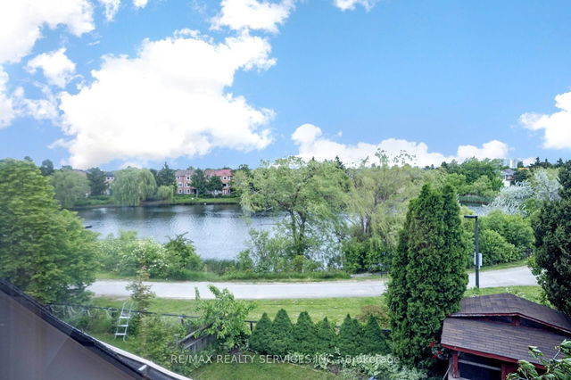5 Lakeridge Drive