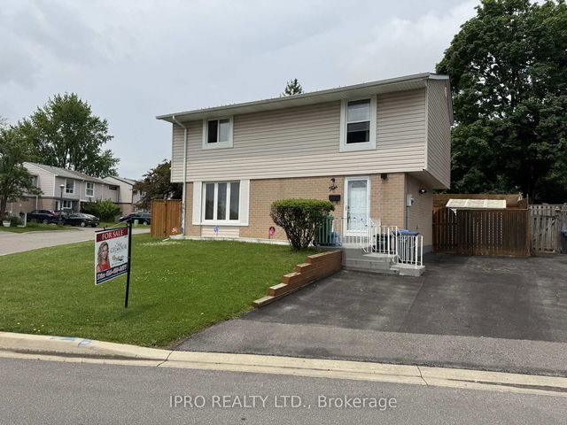 4 Hardcastle Court