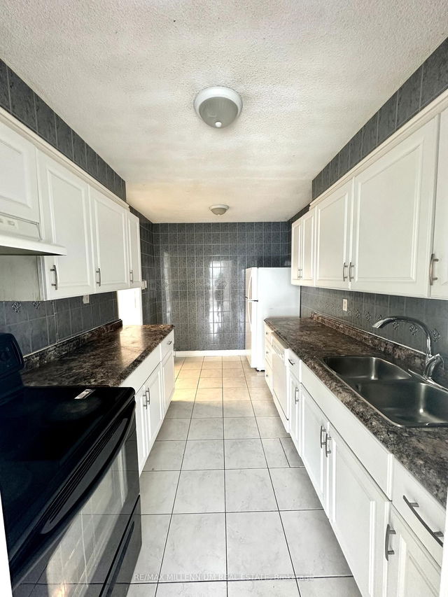 306 - 40 Panorama Court