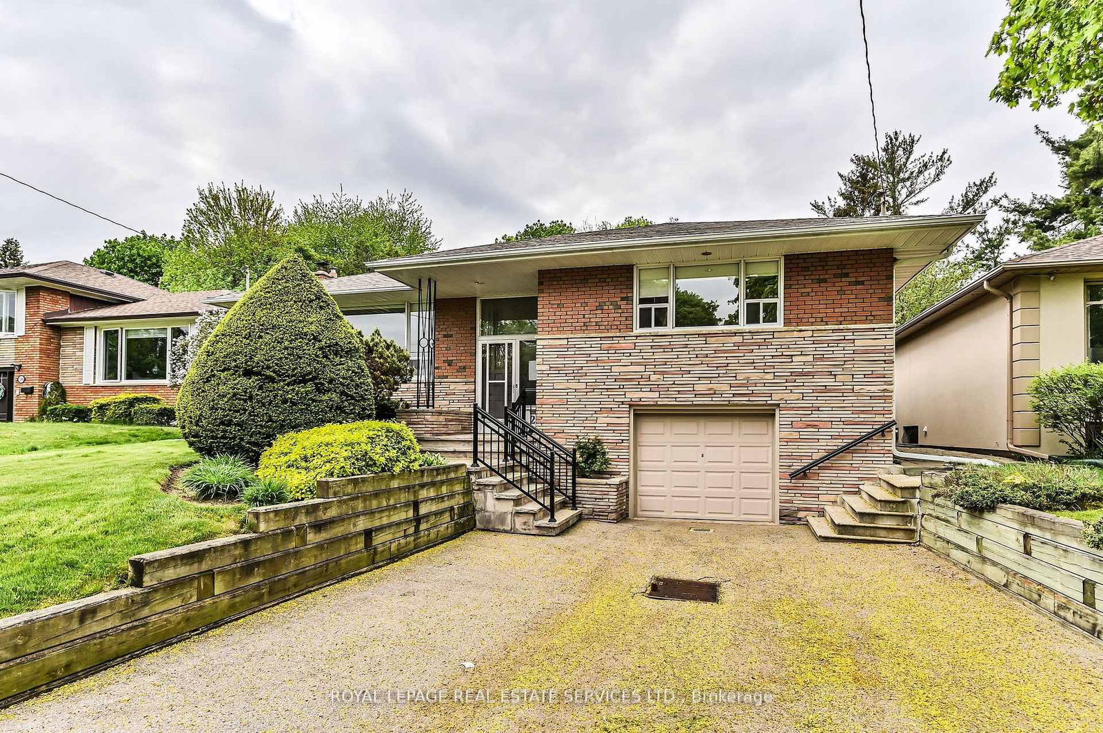 Detached House for sale at 20 Munhall Road, Toronto, Humber Heights, M9P 1P9 - MLS: W12191812