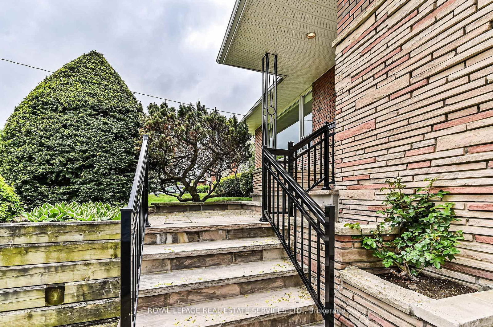 Detached House for sale at 20 Munhall Road, Toronto, Humber Heights, M9P 1P9 - MLS: W12191812