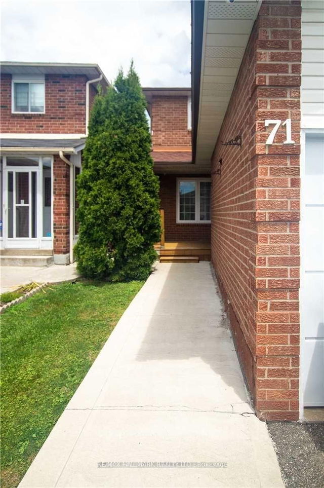 Upper - 71 Ecclestone Drive