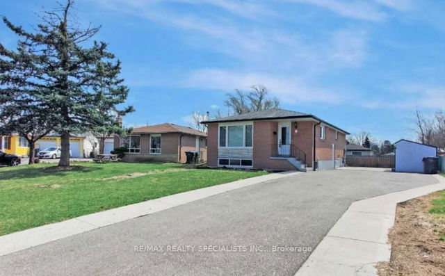 Bsmt - 6 Fidelia Crescent