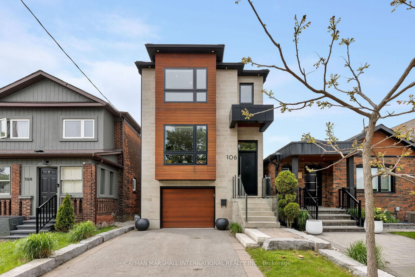 Detached House for sale at 106 Ninth Street, Toronto, New Toronto, M8V 3E4 - MLS: W12192046
