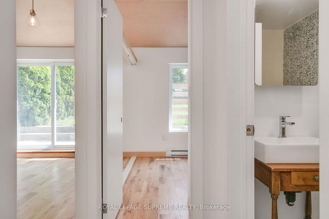 Laneway - 216 Silverthorn Avenue