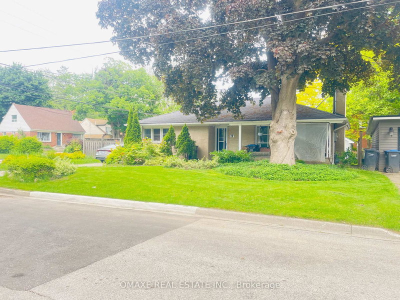 17 Armstrong St, Brampton, L6W 1W7 | Image 2